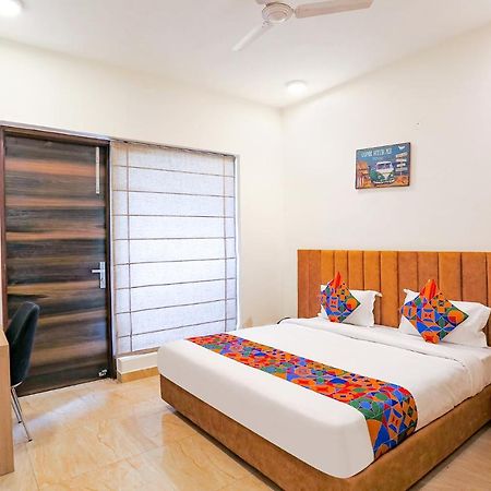 Fabhotel Ab Inn Huda City Center 구르가온 외부 사진