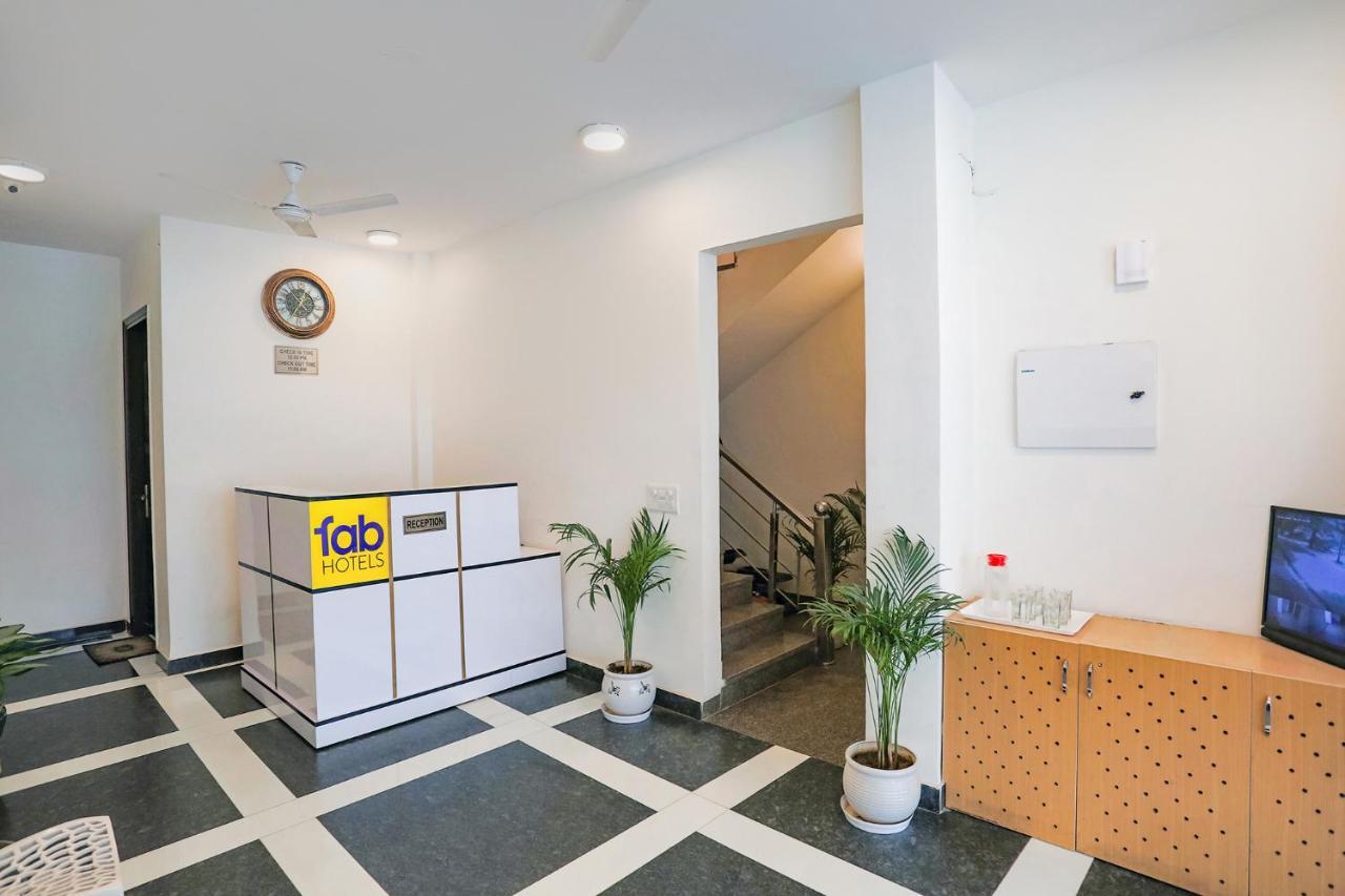 Fabhotel Ab Inn Huda City Center 구르가온 외부 사진
