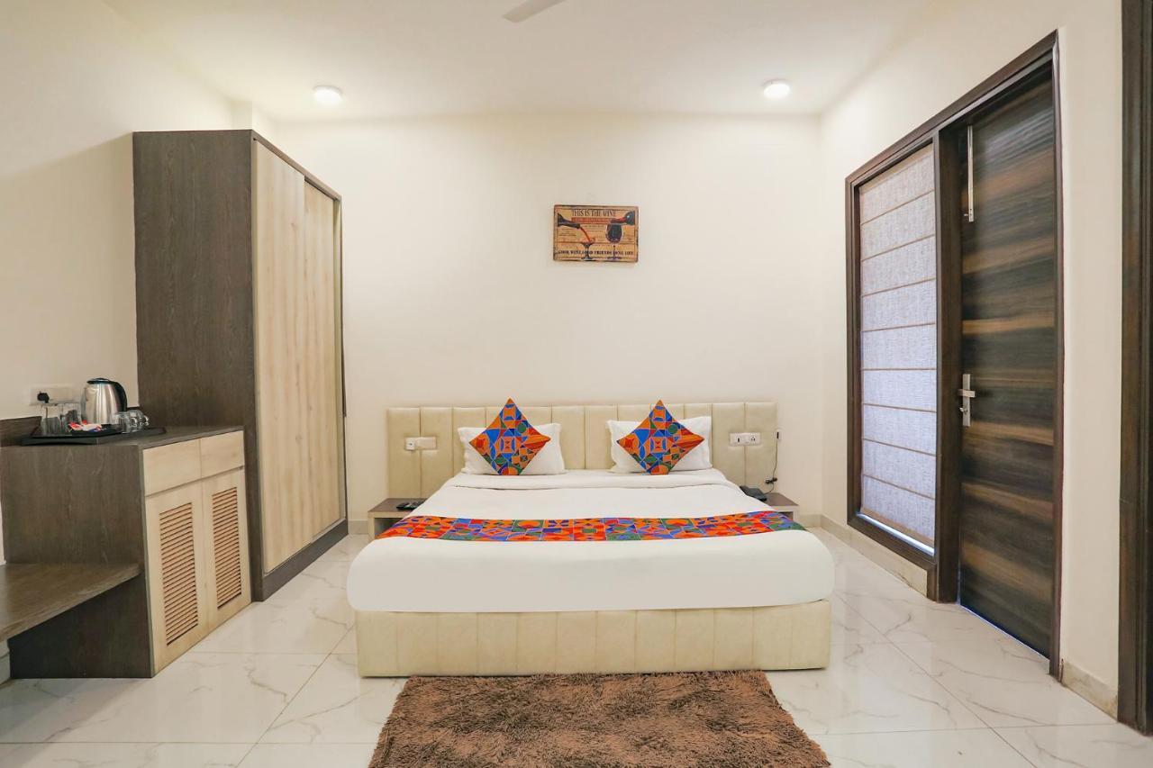 Fabhotel Ab Inn Huda City Center 구르가온 외부 사진