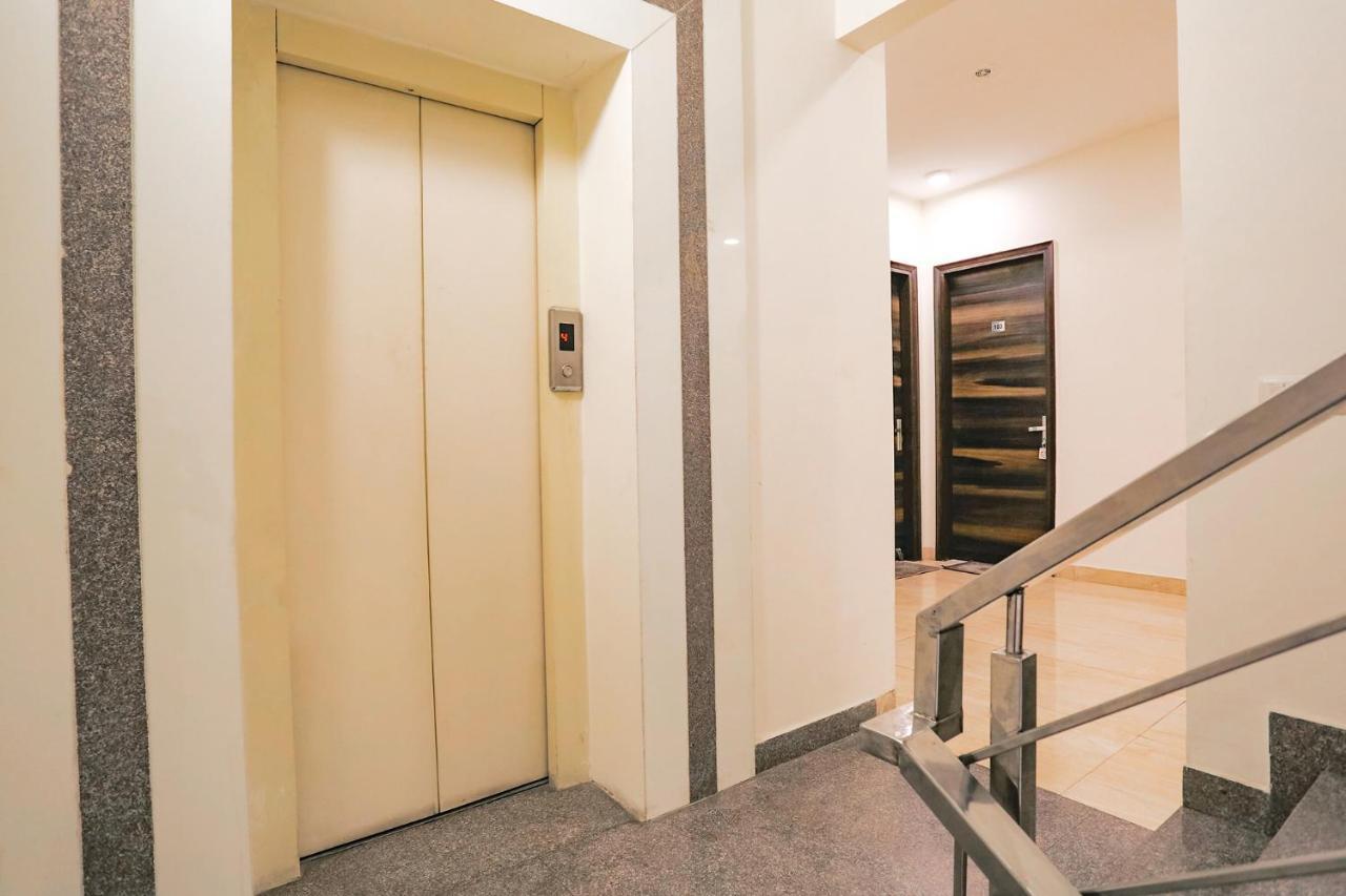 Fabhotel Ab Inn Huda City Center 구르가온 외부 사진