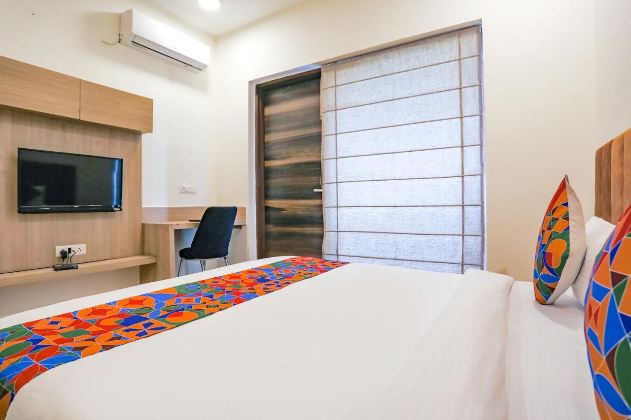 Fabhotel Ab Inn Huda City Center 구르가온 외부 사진